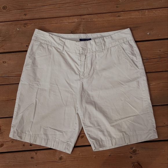 🤩Tommy Hilfiger Khaki Cotton Shorts - Picture 1 of 4